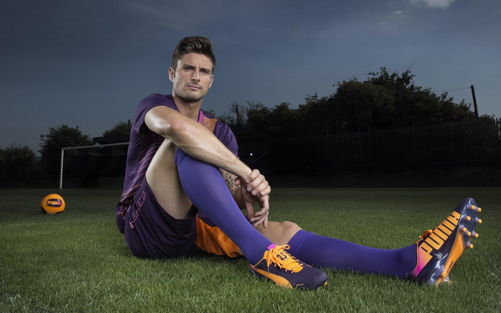 小罗深情回顾21年前对桑坦德进球，怀念与德科、埃托奥的黄金搭档