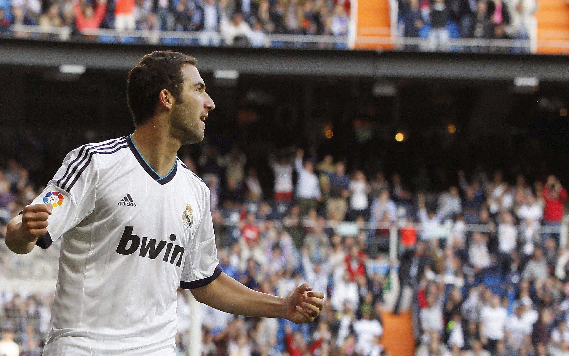 【足彩网赛事团队】合同仅剩半年！利物浦队副冬窗离队成焦点，热刺正式报价引发震动